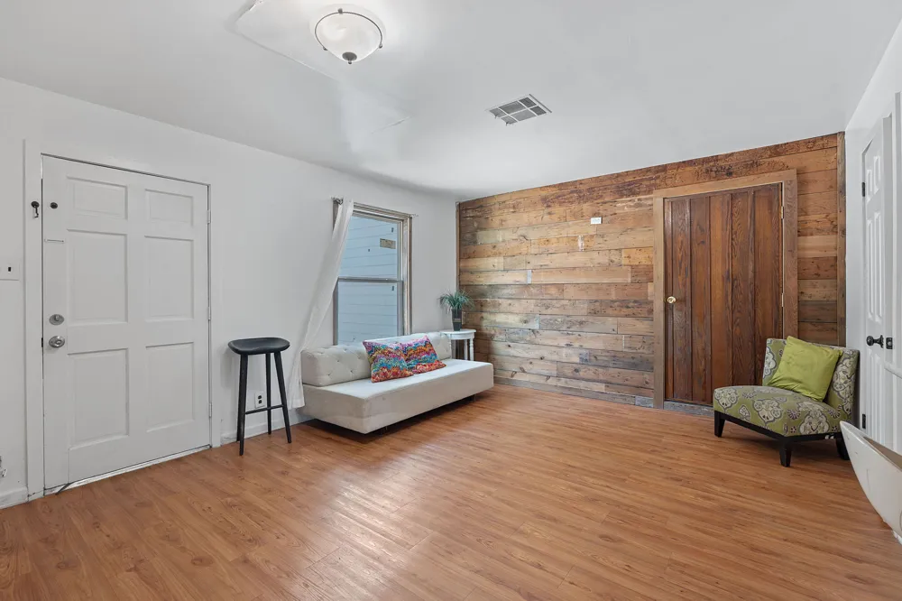 1013 Colorado Street Lockhart, TX 78644
