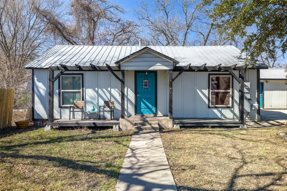 1013 Colorado Street Lockhart, TX 78644