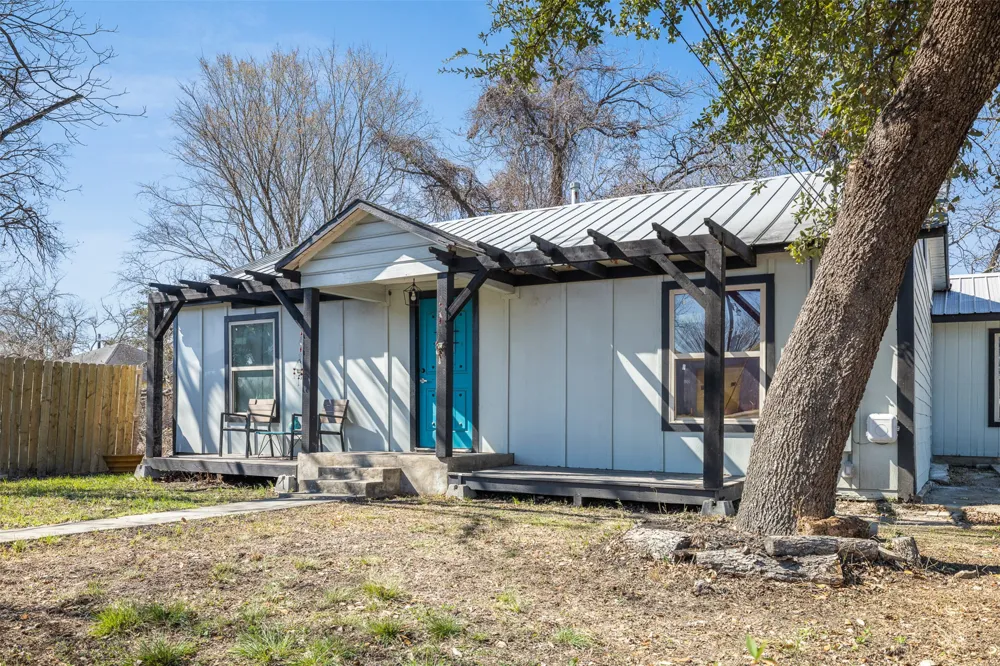 1013 Colorado Street Lockhart, TX 78644