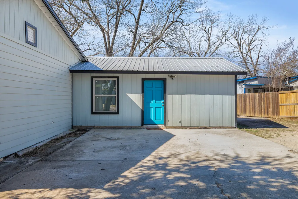 1013 Colorado Street Lockhart, TX 78644