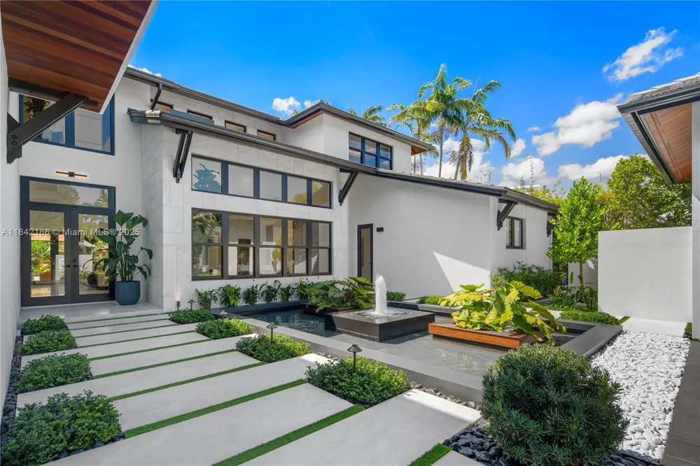 4241 Palm Ln Miami, FL 33137