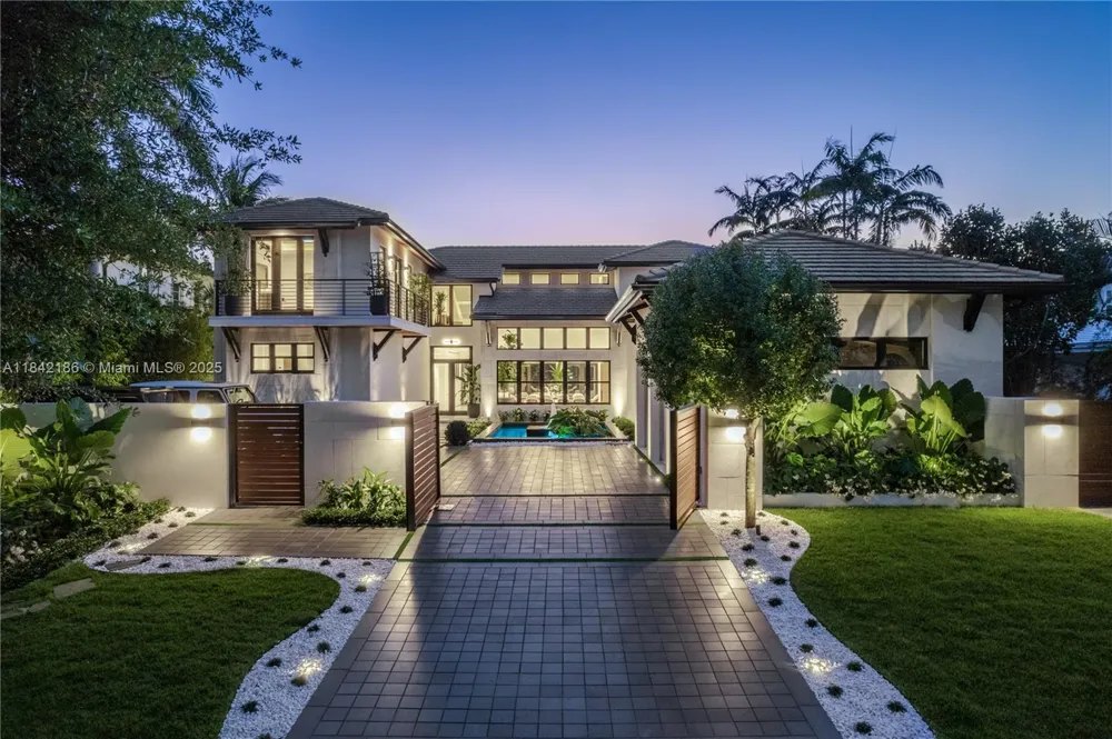 4241 Palm Ln Miami, FL 33137