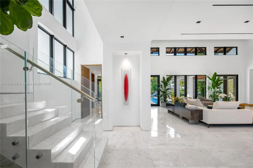 4241 Palm Ln Miami, FL 33137