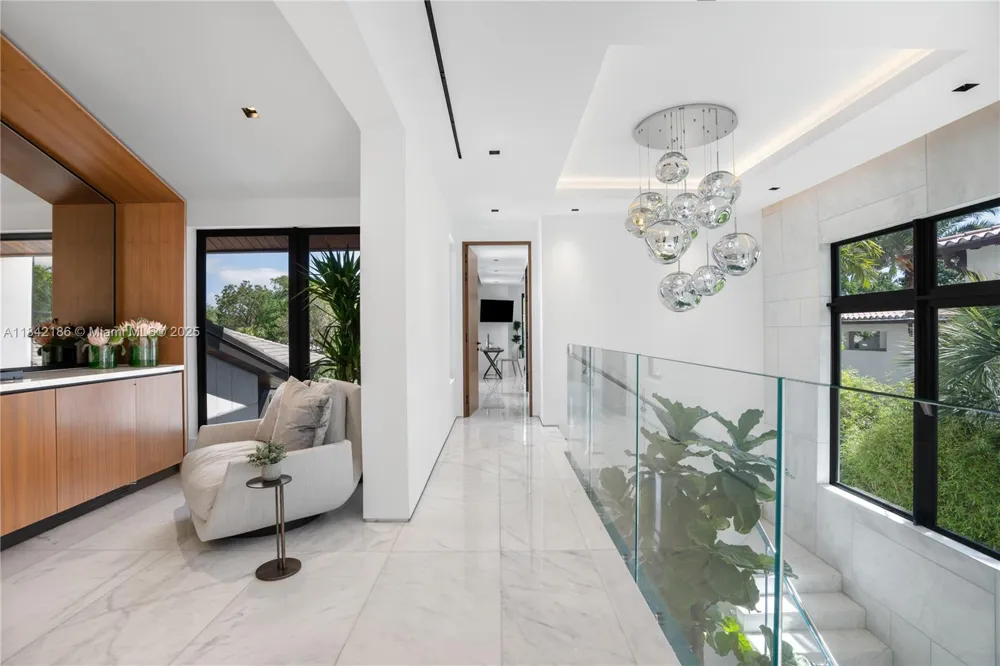 4241 Palm Ln Miami, FL 33137