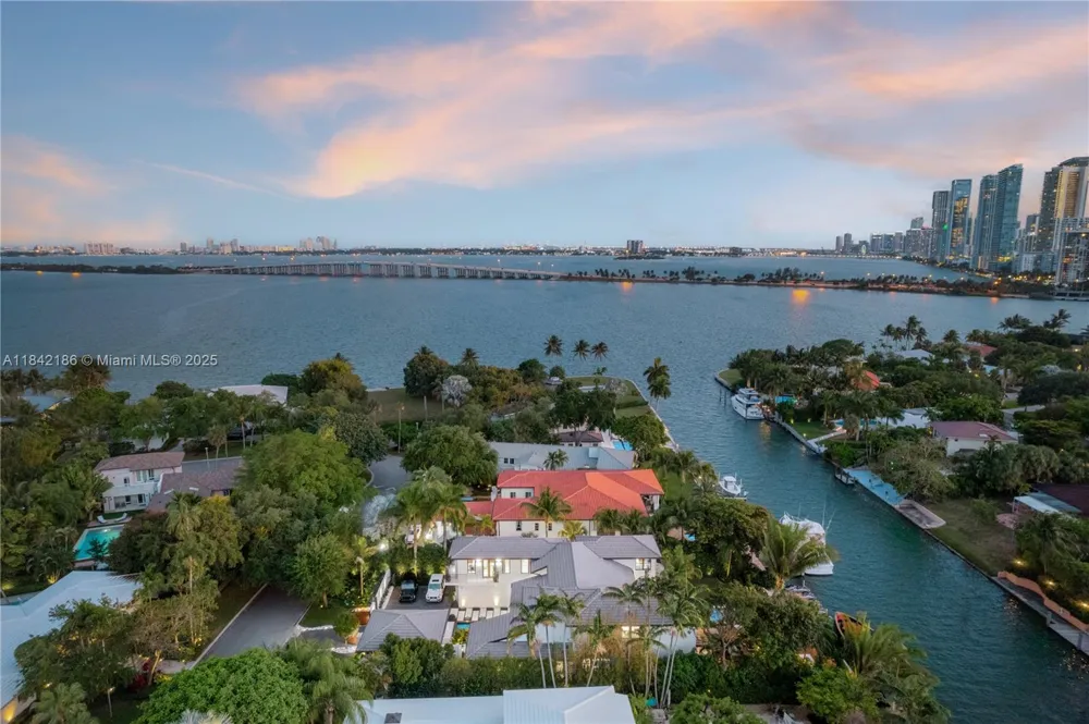4241 Palm Ln Miami, FL 33137