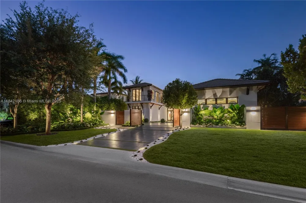 4241 Palm Ln Miami, FL 33137