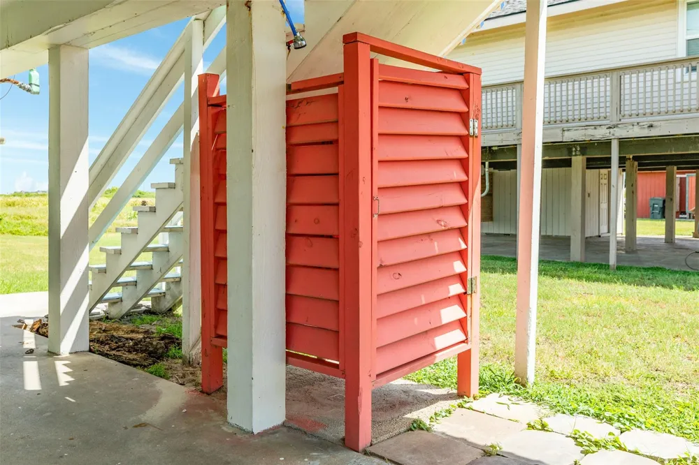 13108 John Reynolds Road Galveston, TX 77554