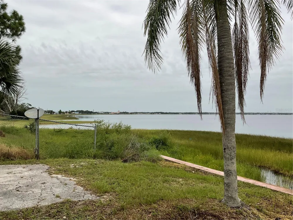 1011 LAKEVIEW DRIVE Sebring, FL 33870