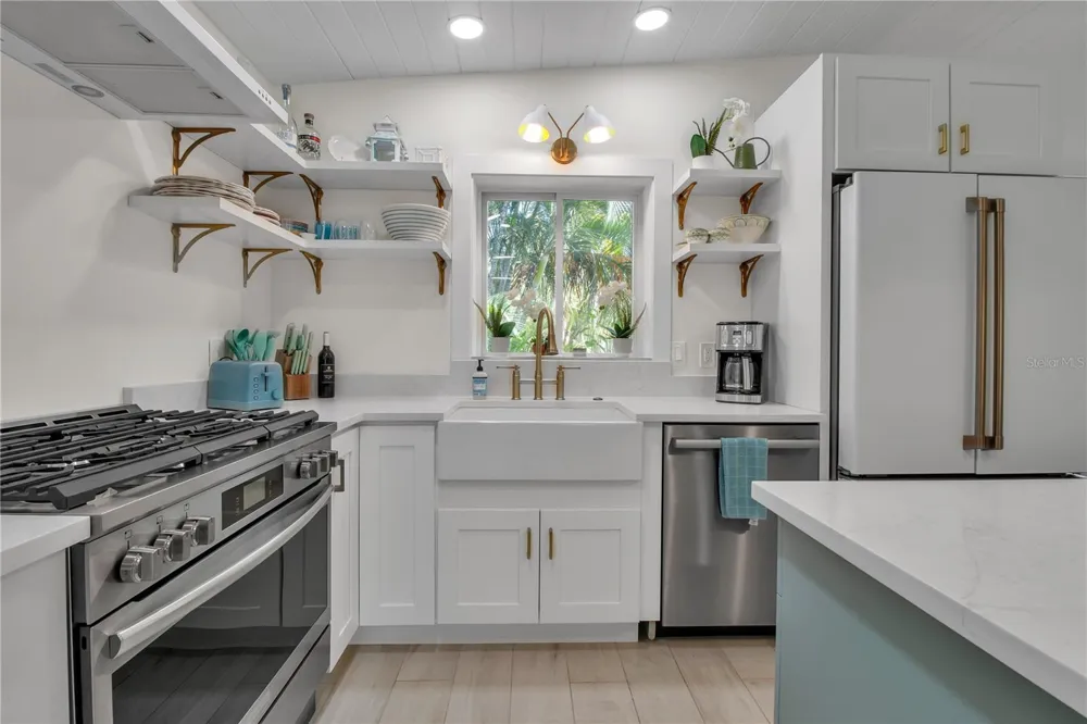 6979 LONGBOAT DRIVE S Longboat Key, FL 34228