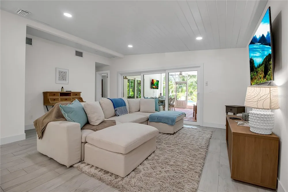 6979 LONGBOAT DRIVE S Longboat Key, FL 34228
