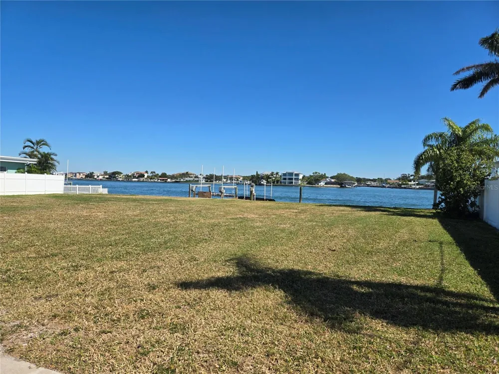 512 20TH AVENUE Indian Rocks Beach, FL 33785