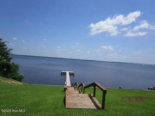 109 Swan View Merry Hill, NC 27957