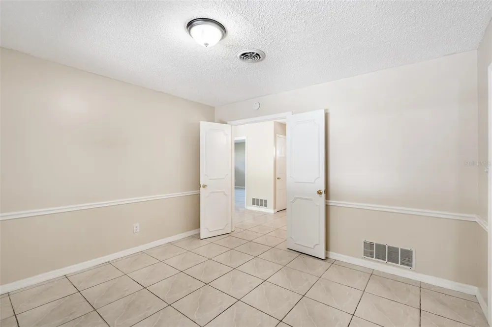 806 HIGHLAND DRIVE Altamonte Springs, FL 32701
