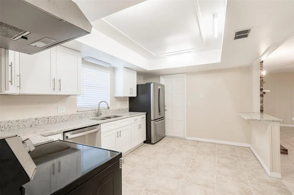 806 HIGHLAND DRIVE Altamonte Springs, FL 32701