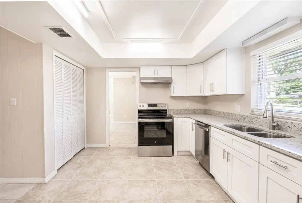 806 HIGHLAND DRIVE Altamonte Springs, FL 32701