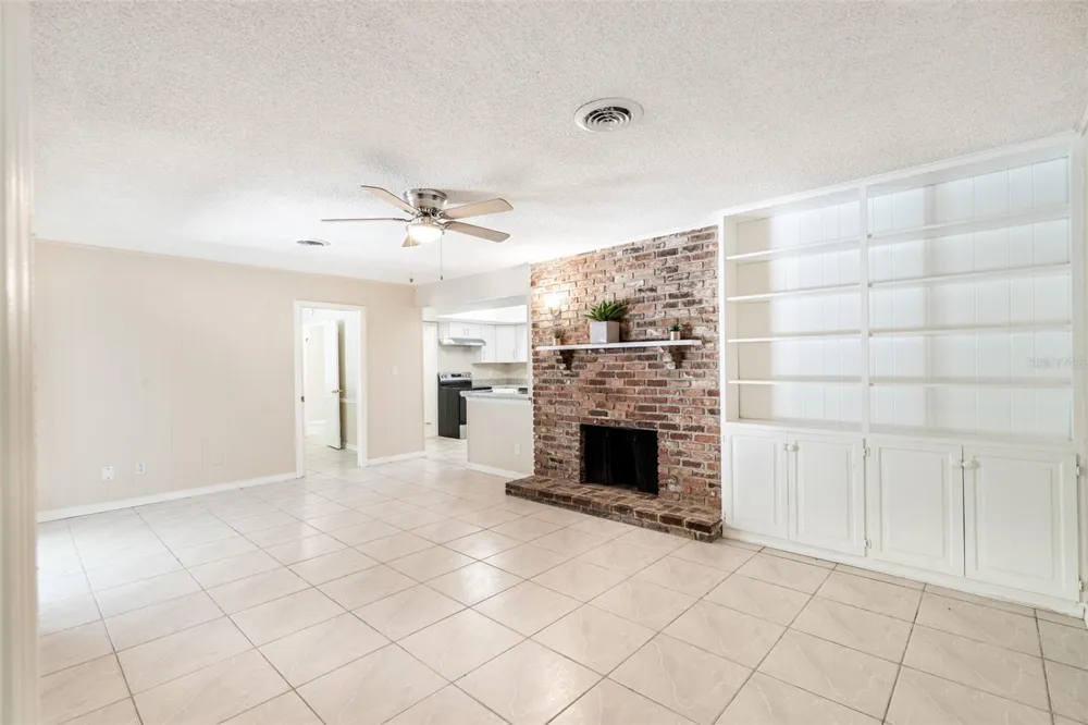 806 HIGHLAND DRIVE Altamonte Springs, FL 32701