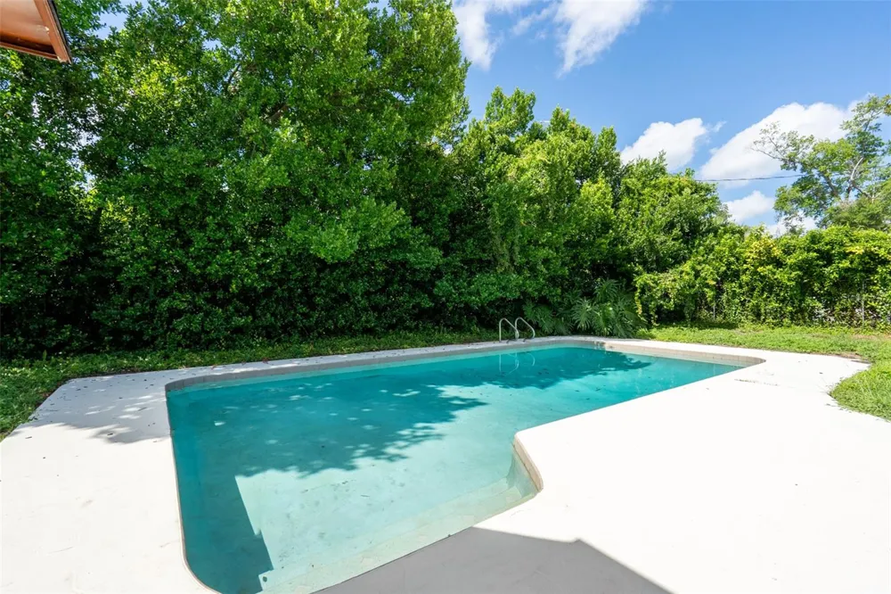 806 HIGHLAND DRIVE Altamonte Springs, FL 32701