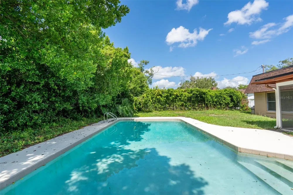 806 HIGHLAND DRIVE Altamonte Springs, FL 32701
