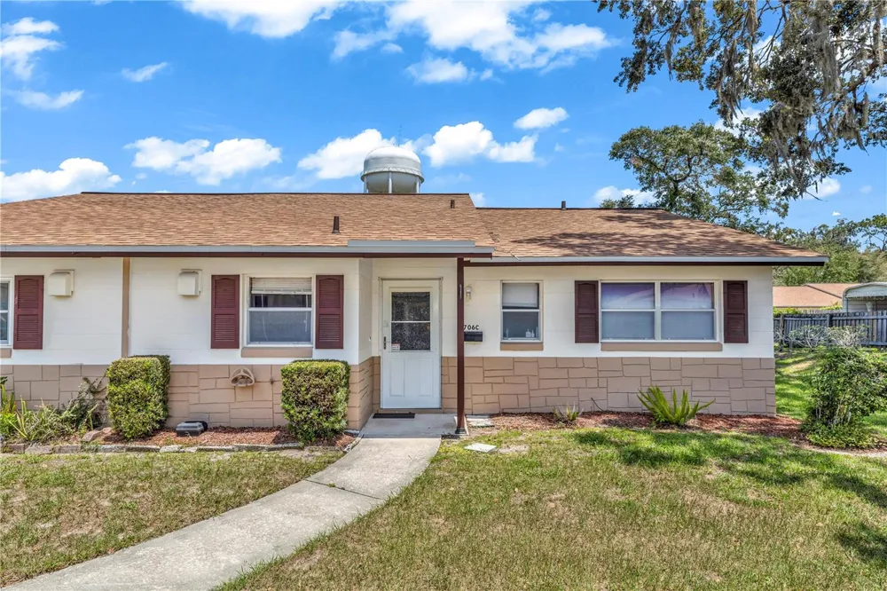 706 E MINNESOTA AVENUE #C Deland, FL 32724