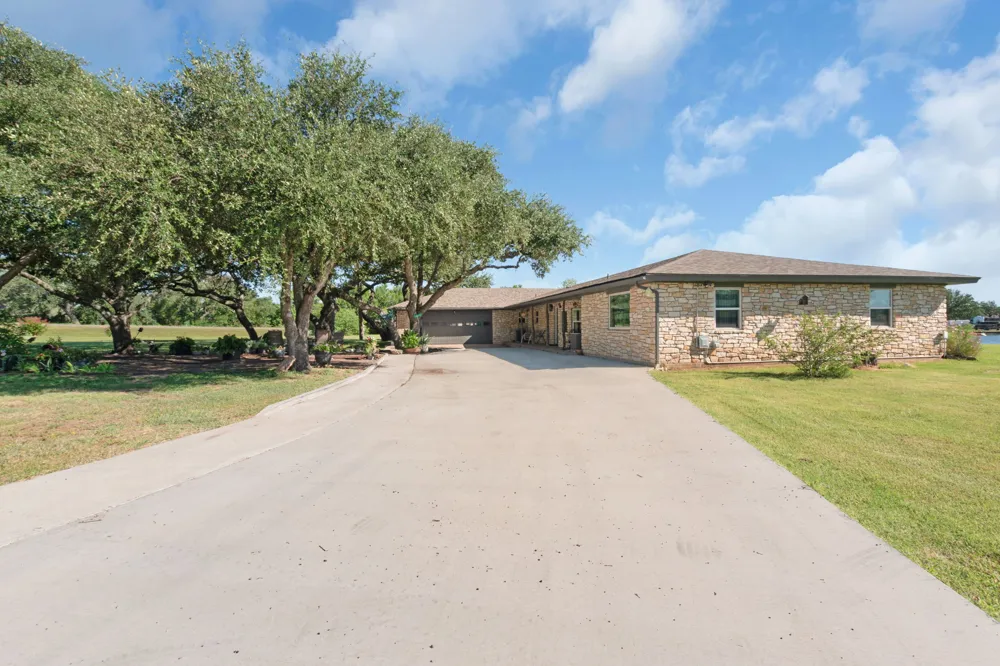 208 Iris Lane Buchanan Dam, TX 78609