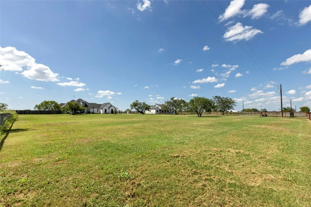 1170 Watterson Road Red Rock, TX 78662