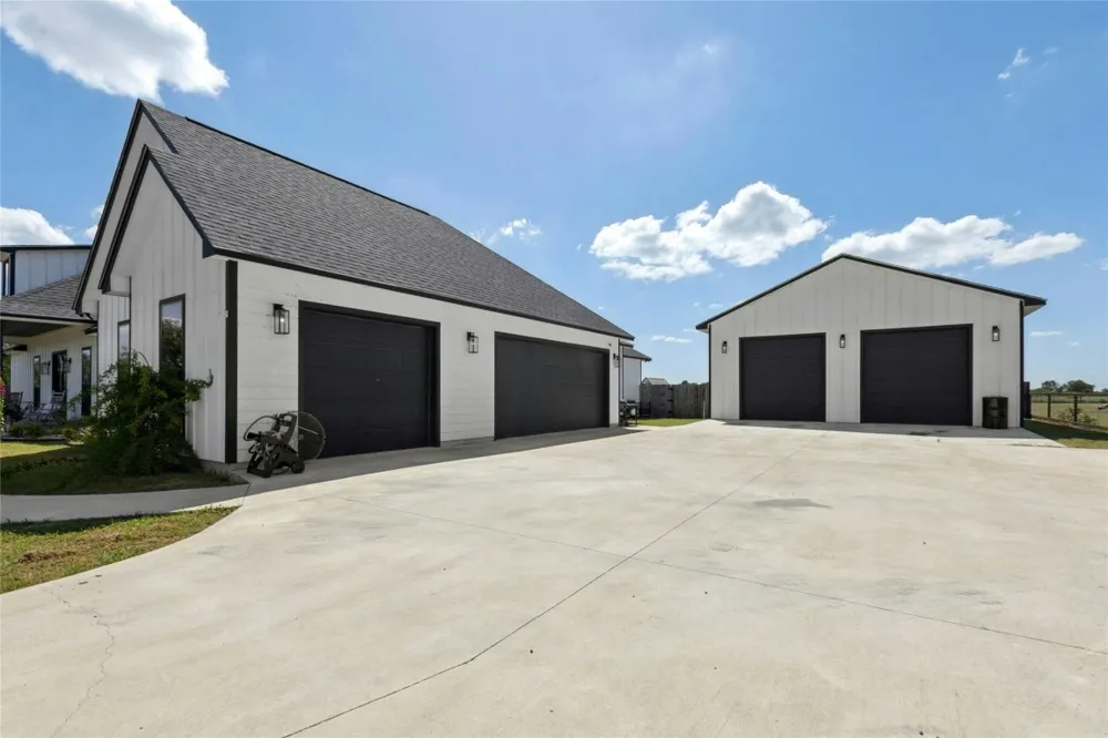 1170 Watterson Road Red Rock, TX 78662