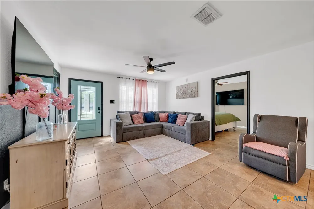 505 Olive Street Jourdanton, TX 78026