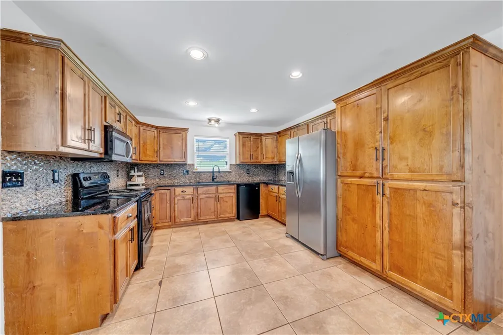 505 Olive Street Jourdanton, TX 78026