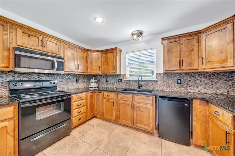 505 Olive Street Jourdanton, TX 78026