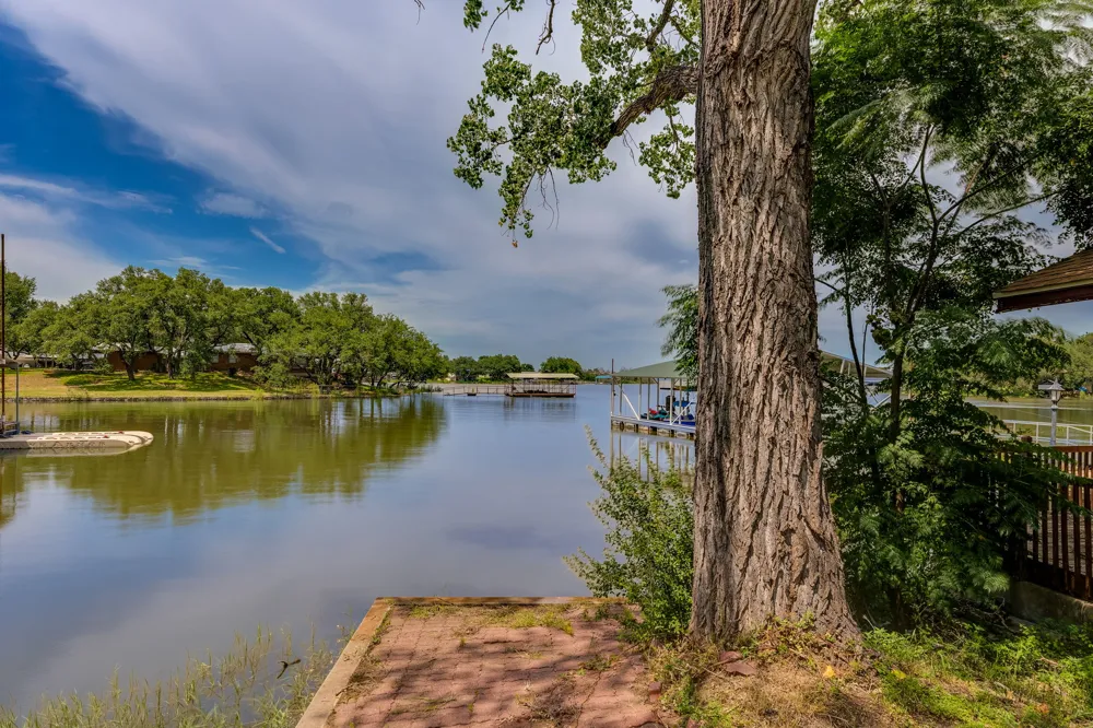 214 Island Lodges Drive Buchanan Dam, TX 78609
