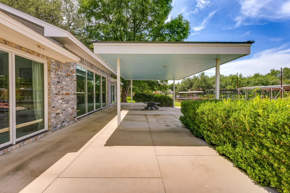 214 Island Lodges Drive Buchanan Dam, TX 78609