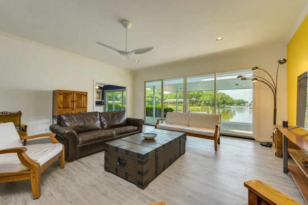 214 Island Lodges Drive Buchanan Dam, TX 78609