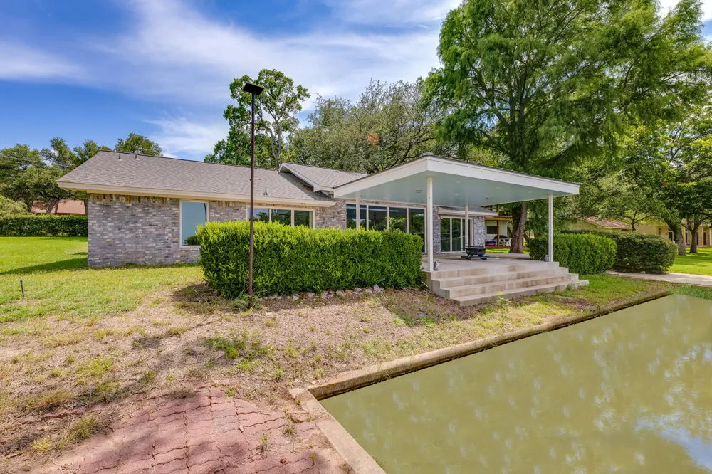 214 Island Lodges Drive Buchanan Dam, TX 78609
