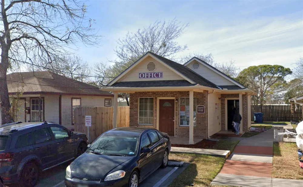 924 Flores St Sinton, TX 78387