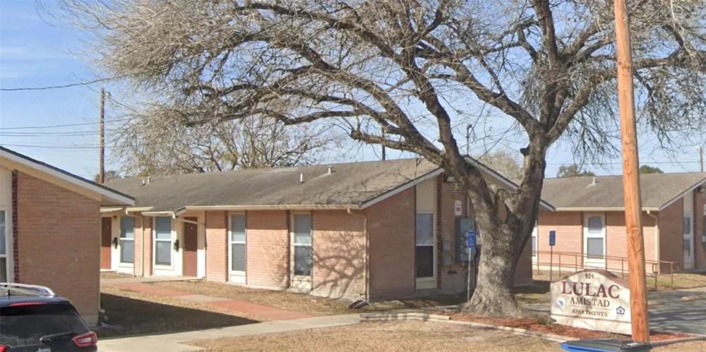 924 Flores St Sinton, TX 78387