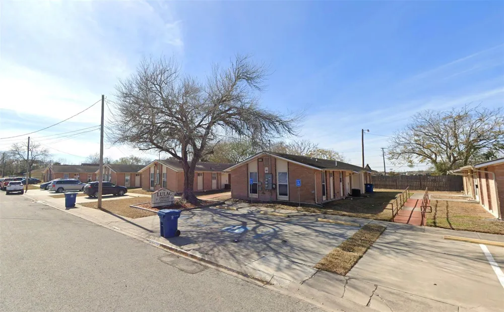 924 Flores St Sinton, TX 78387