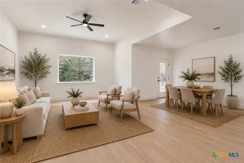 12 Meadow Oak Court