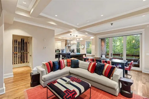 398 S Davis Street #SW 201