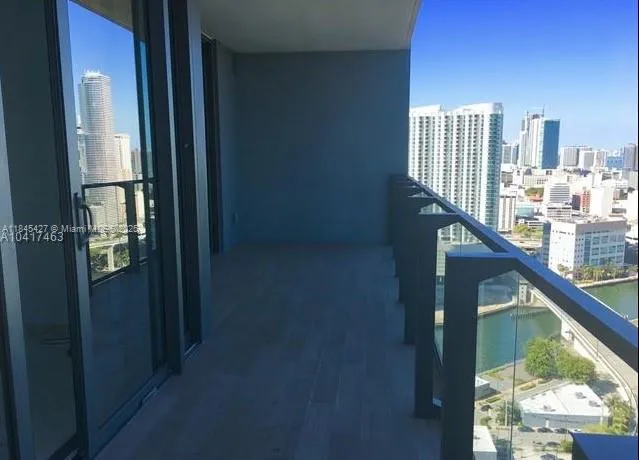 88 SW 7th St #2305 Miami, FL 33130