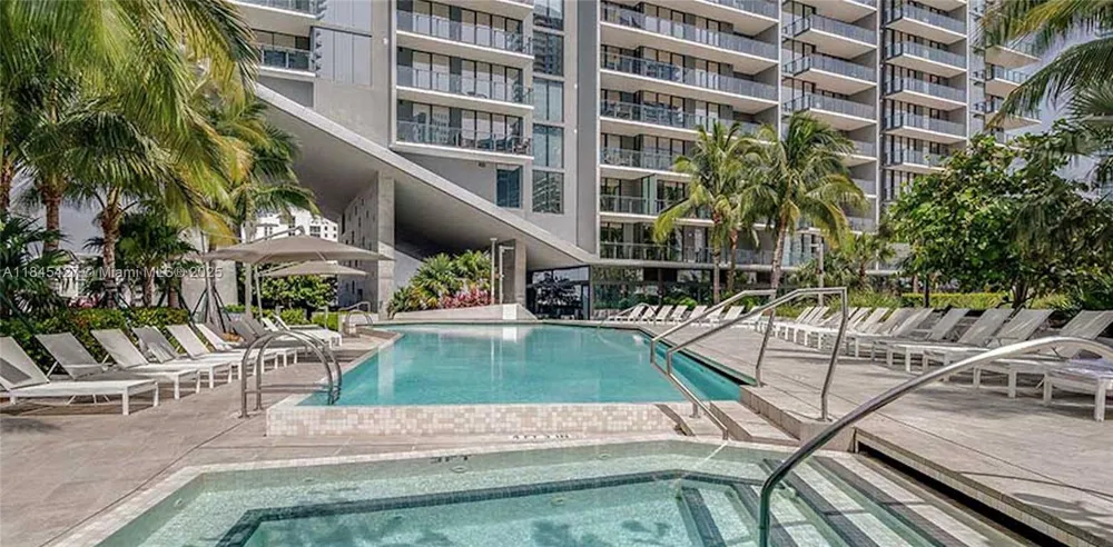 88 SW 7th St #2305 Miami, FL 33130