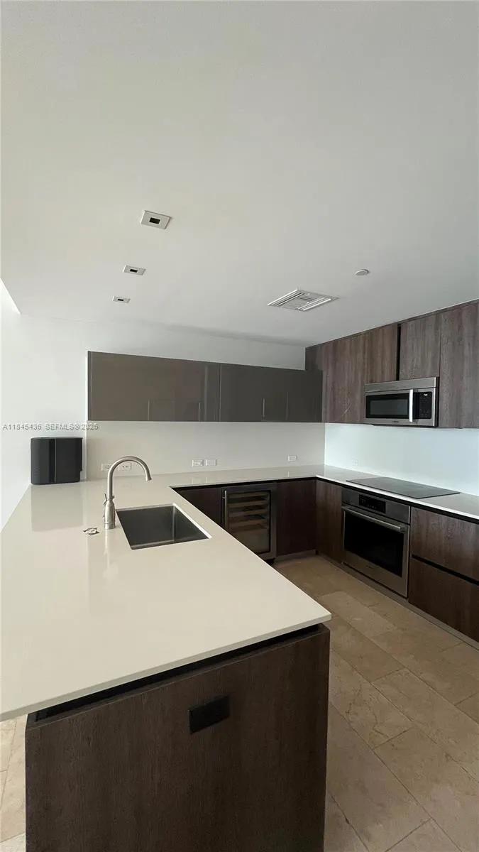 88 SW 7th St #2603 Miami, FL 33130