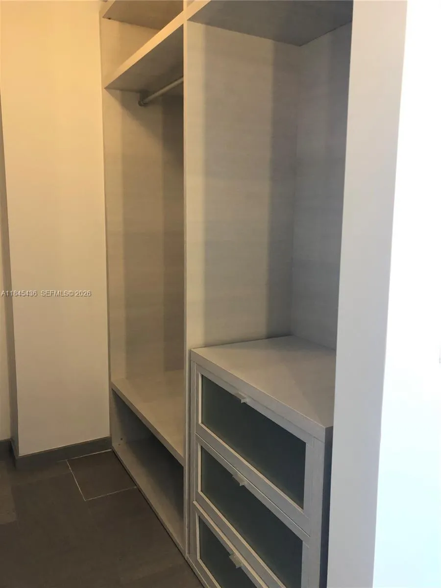 88 SW 7th St #2603 Miami, FL 33130