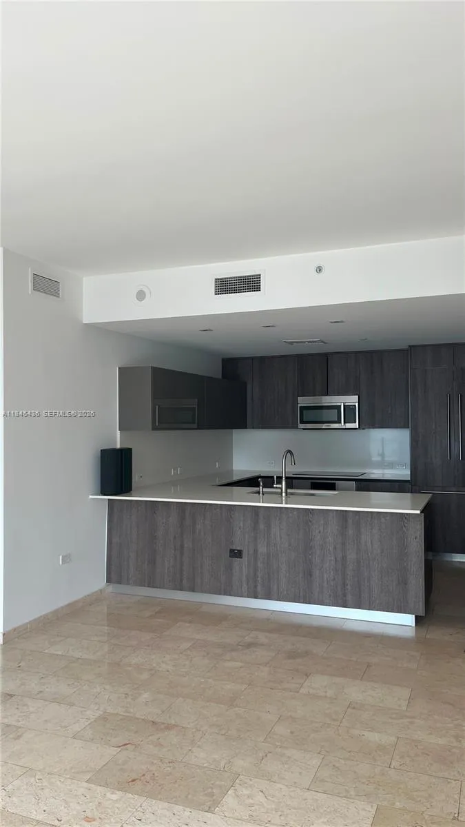 88 SW 7th St #2603 Miami, FL 33130