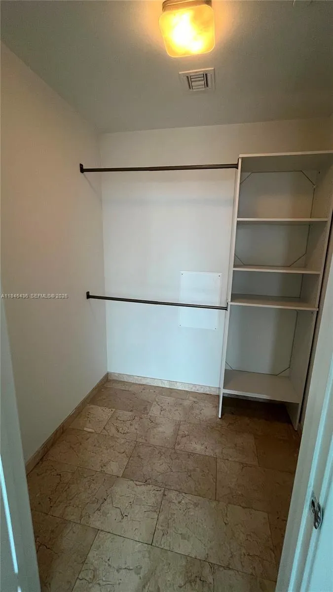 88 SW 7th St #2603 Miami, FL 33130