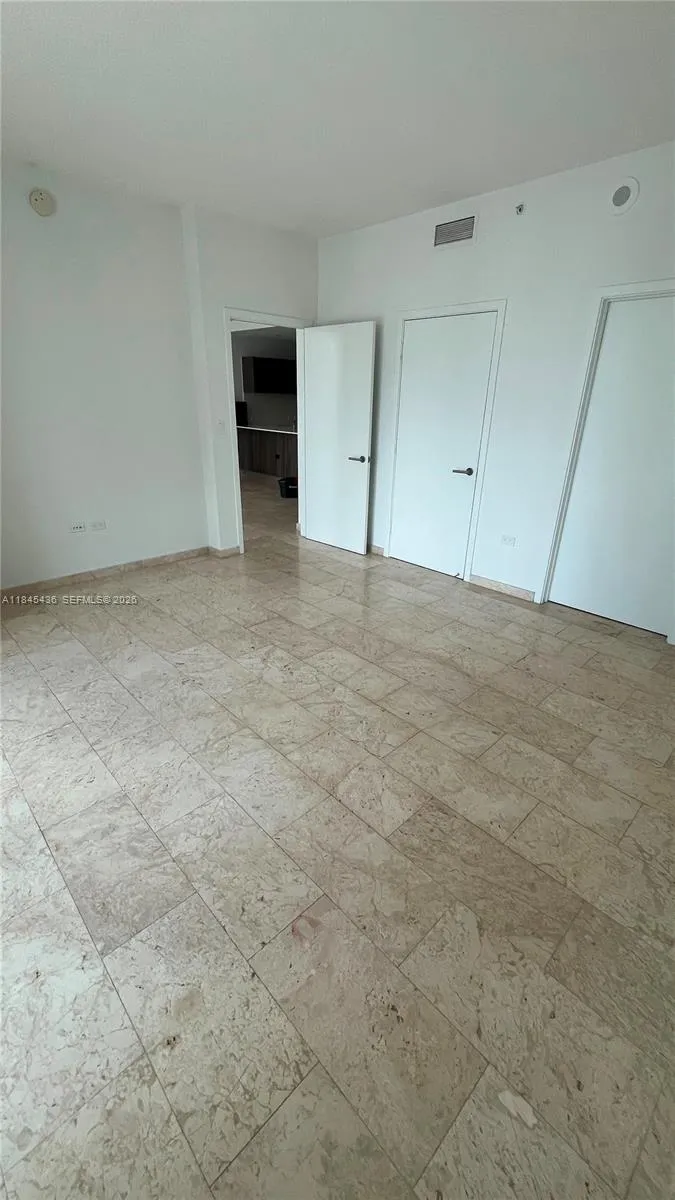 88 SW 7th St #2603 Miami, FL 33130