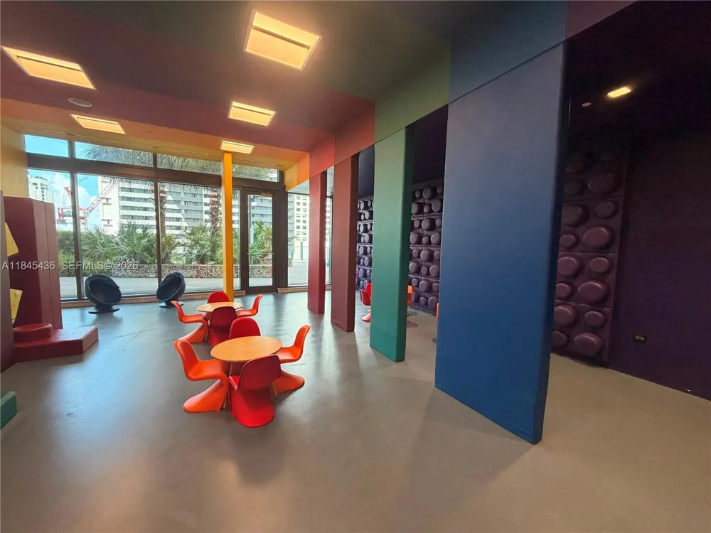 88 SW 7th St #2603 Miami, FL 33130