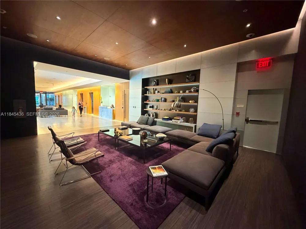 88 SW 7th St #2603 Miami, FL 33130