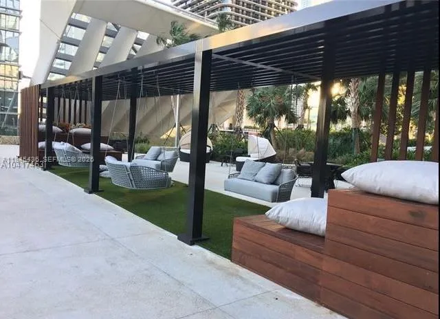 88 SW 7th St #2603 Miami, FL 33130