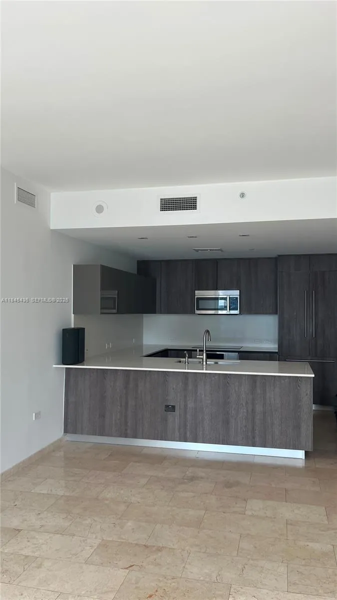 88 SW 7th St #2603 Miami, FL 33130