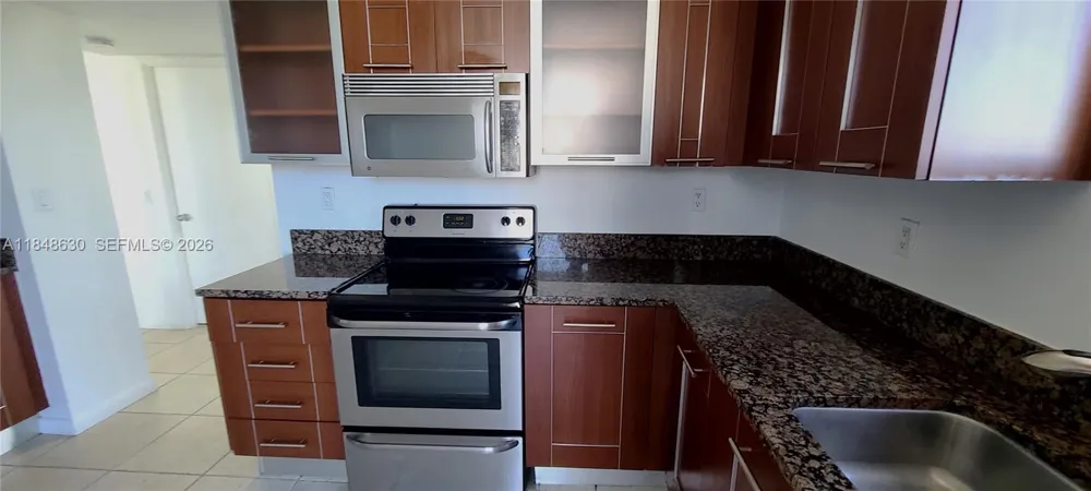 3300 NE 191 st #1207 Aventura, FL 33180